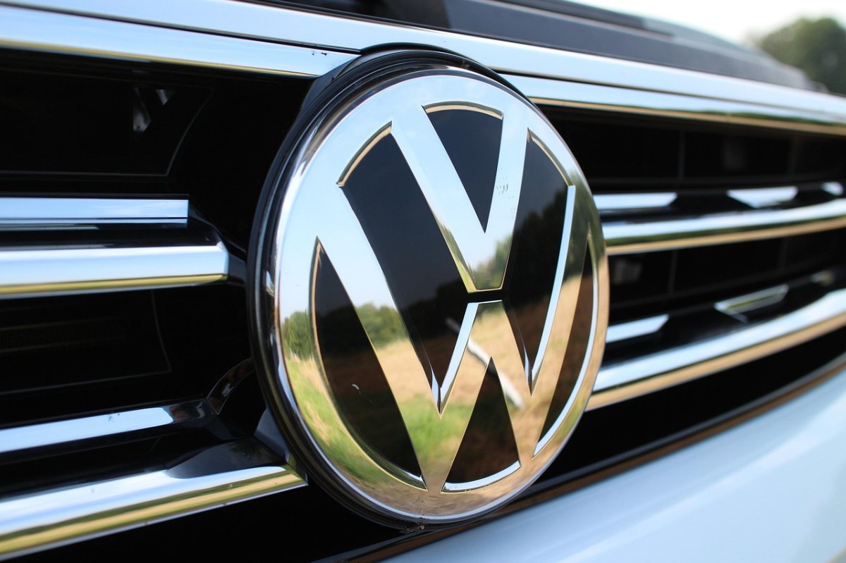 Volkswagens E Audis Chamados À Oficina