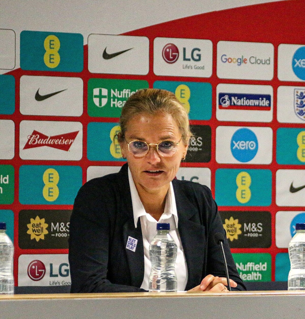 Uma Mulher À Frente Da Seleção Neerlandesa Masculina De Futebol?