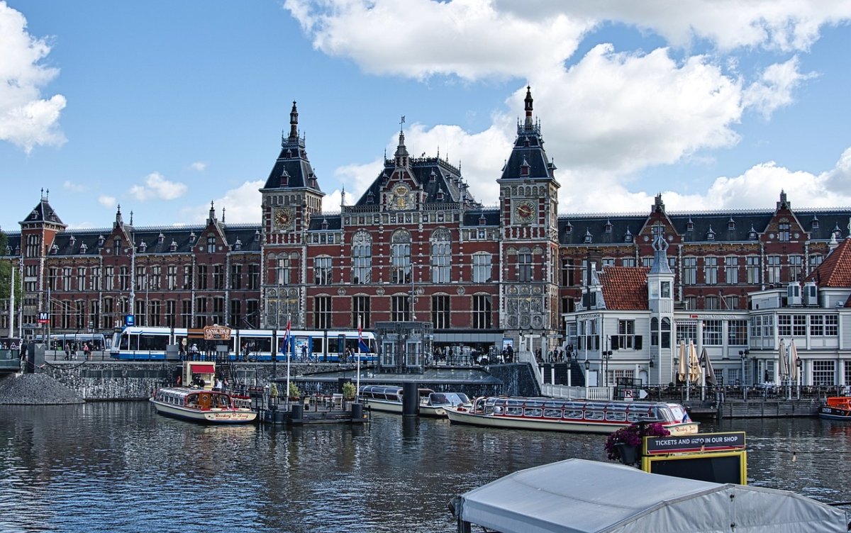 Amsterdam Apresenta Medidas Para Combater Turismo Excessivo