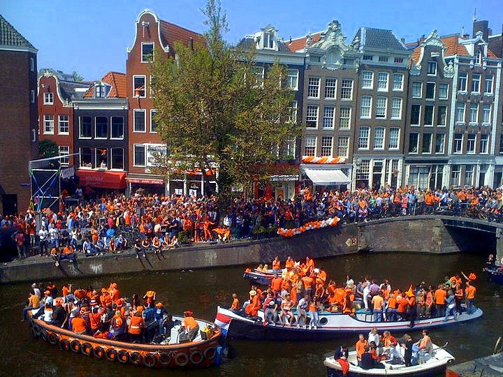 Burgomestre Quer Mudar A Forma Como Se Celebra O Dia Do Rei Em Amsterdam