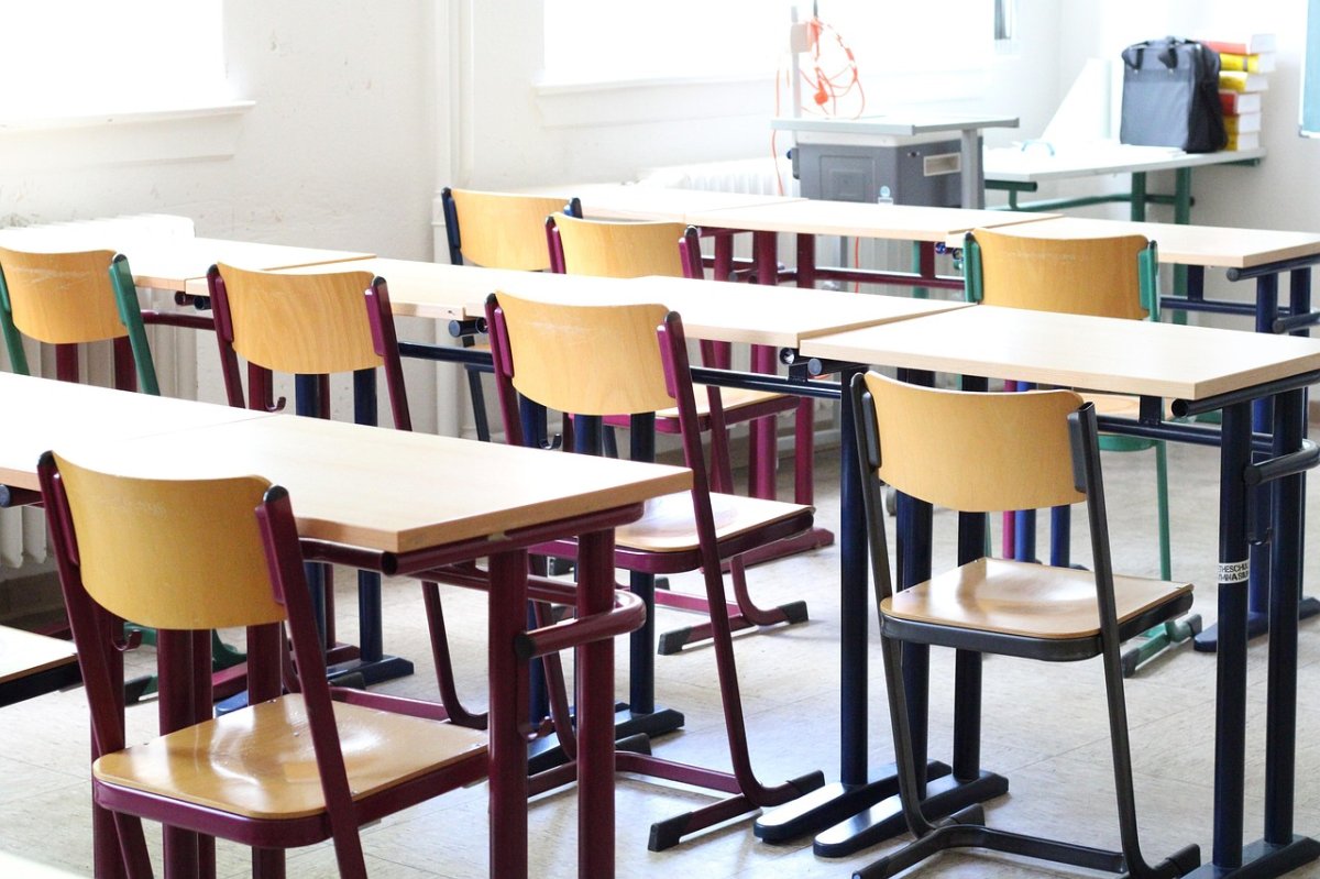 Surge A Ideia De Proibir Telemóveis Nas Escolas