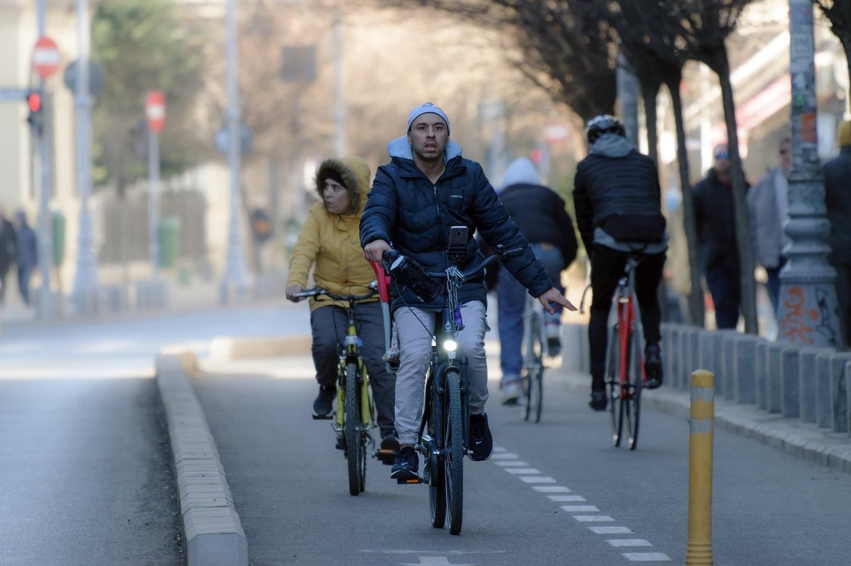 Capacete E Bicicleta Não Combinam Na Holanda