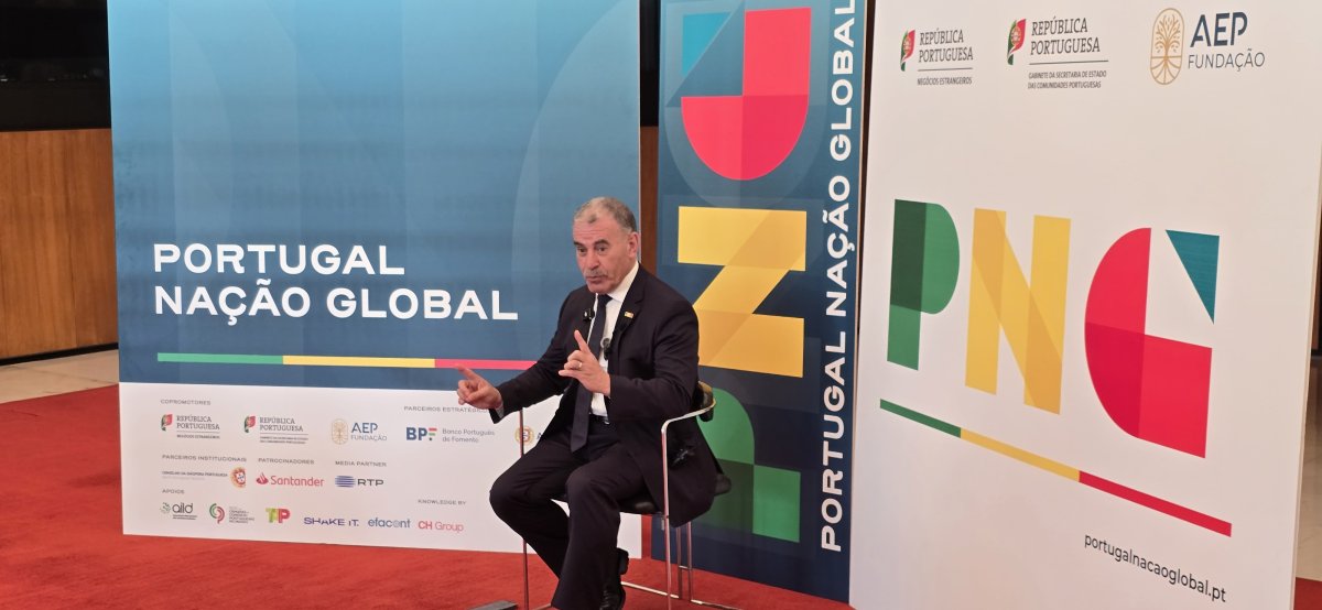 Conferência De Imprensa Do Secretário Das Comunidades À Comunicação Social Da Diáspora