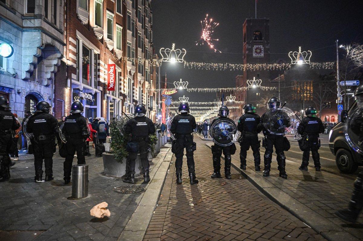 Anti-motim esteve ativo durante a noite (NU.nl)